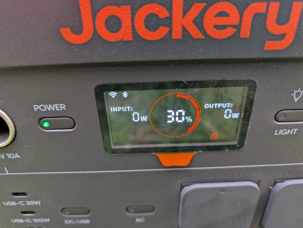 Display der Jackery 1000 v2 Powerstation