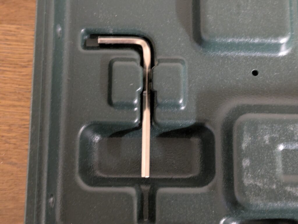 Inbusschlüsselhalterung im Koffer der Metabo STEB 65 Quick Stichsäge