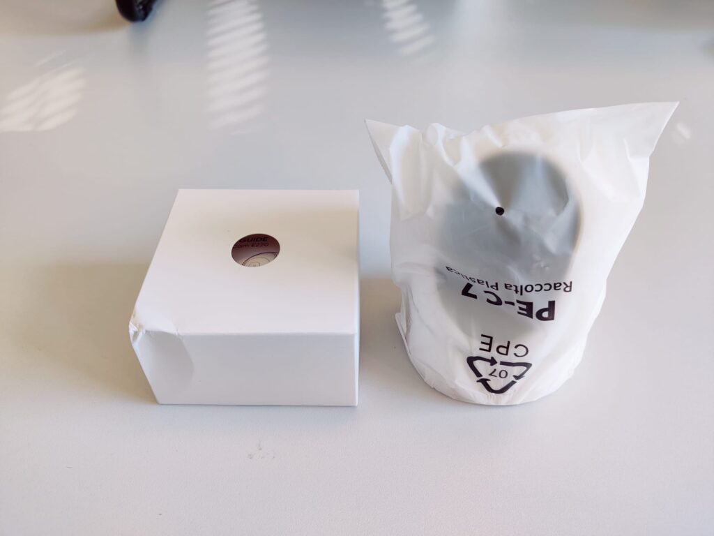 eufy E220 Überwachungskamera mit Zubehör verpackt