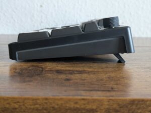 HATOR Skyfall 100 Pro Wireless Gaming-Tastatur angewinkelt