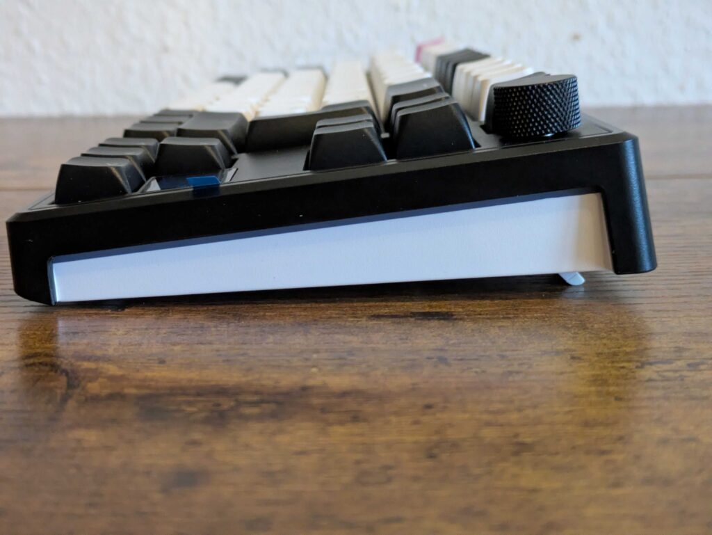 HATOR Skyfall 80 MAG Ultima 8K Gaming-Tastatur angewinkelt (2)