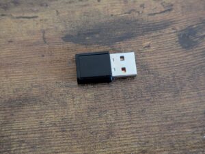 USB-Dongle der HATOR Skyfall 80 MAG Ultima 8K Gaming-Tastatur