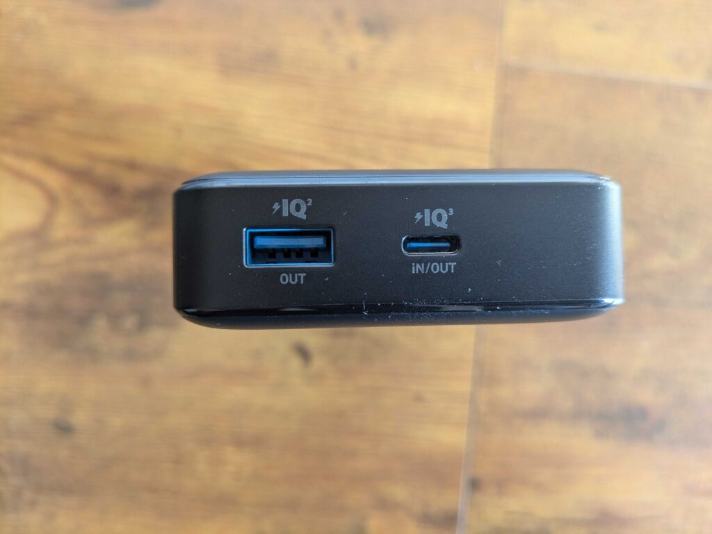 Anker A1383 Powerbank Anschlüsse