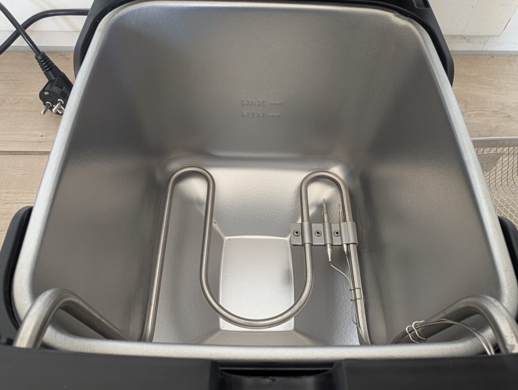 Tefal Clear Duo Fritteuse Heizelement im Behälter