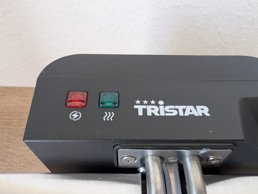 Tristar FR-9327 Fritteuse Betriebsleuchten detail