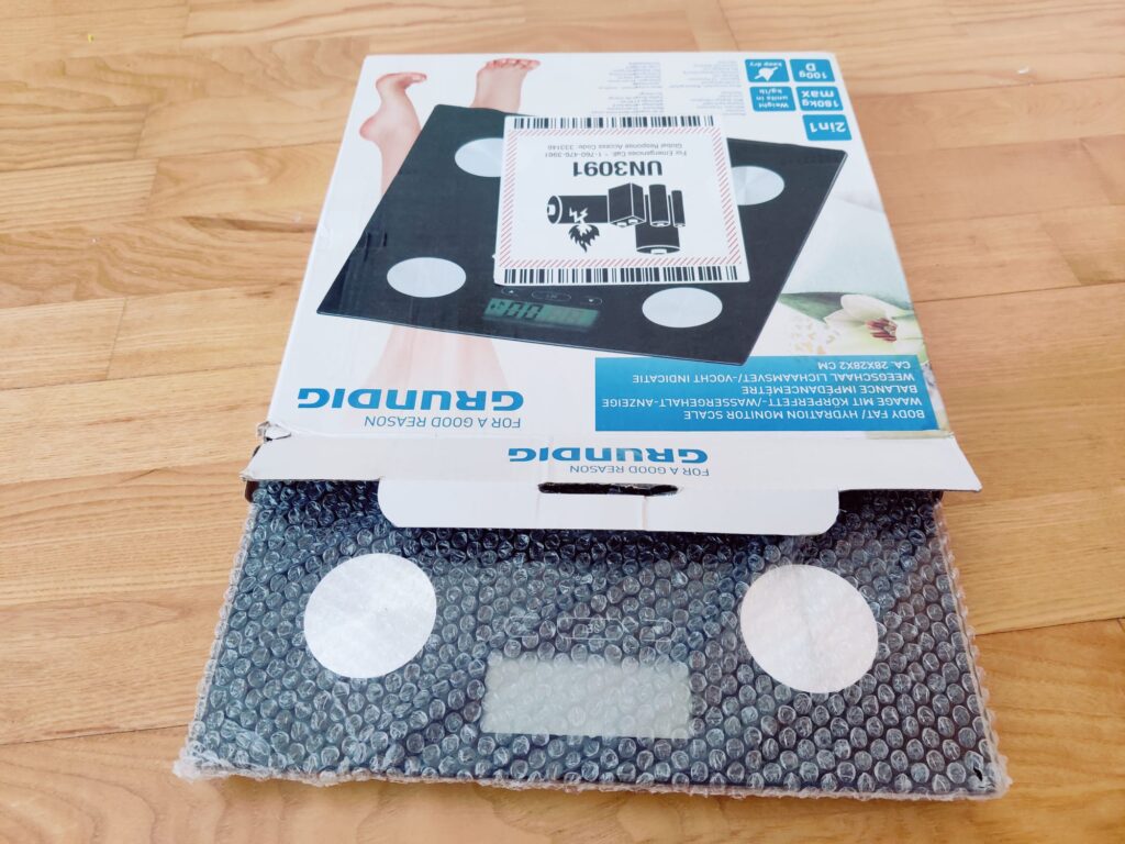 Grundig 18682 Körperfettwaage Verpackung offen