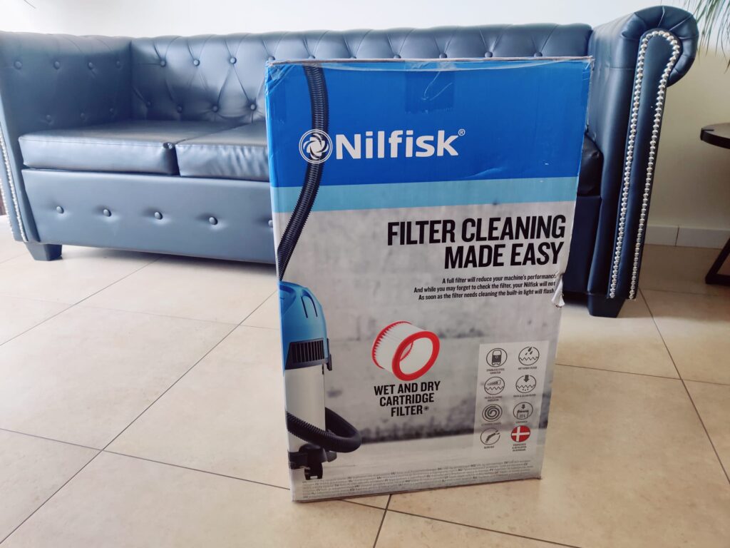 Nilfisk Multi II Nasssauger Verpackung von der Seite