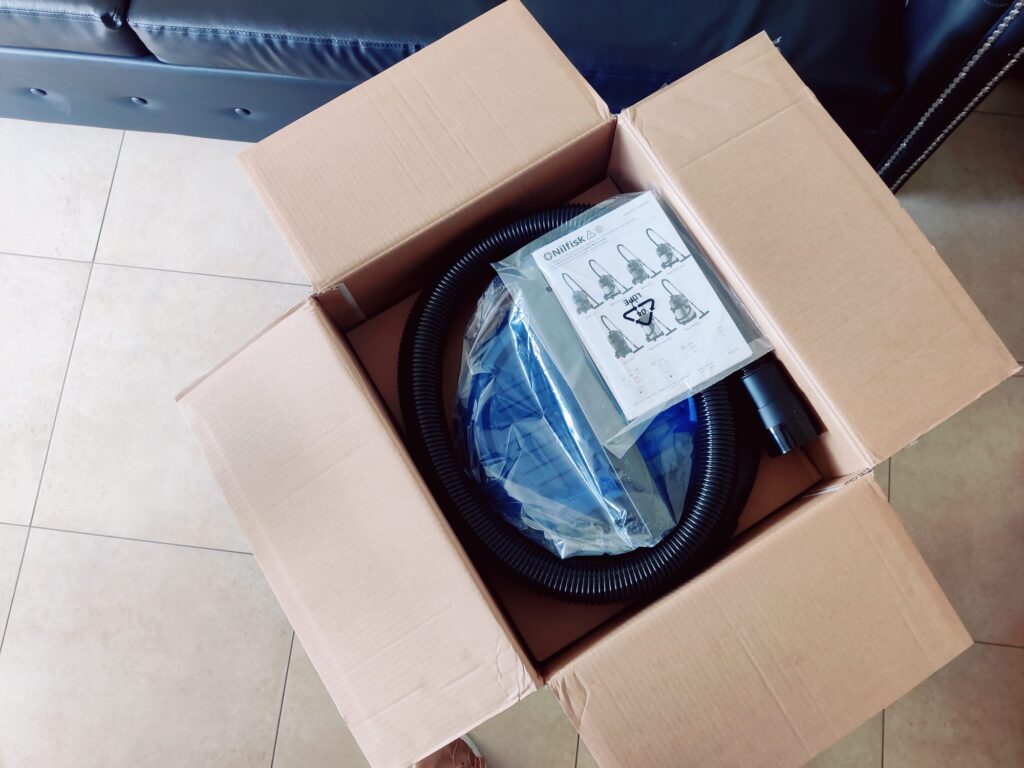Nilfisk Multi II Nasssauger Verpackung offen