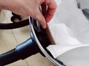 Nilfisk Multi II Nasssauger Staubbeutel Anbringung