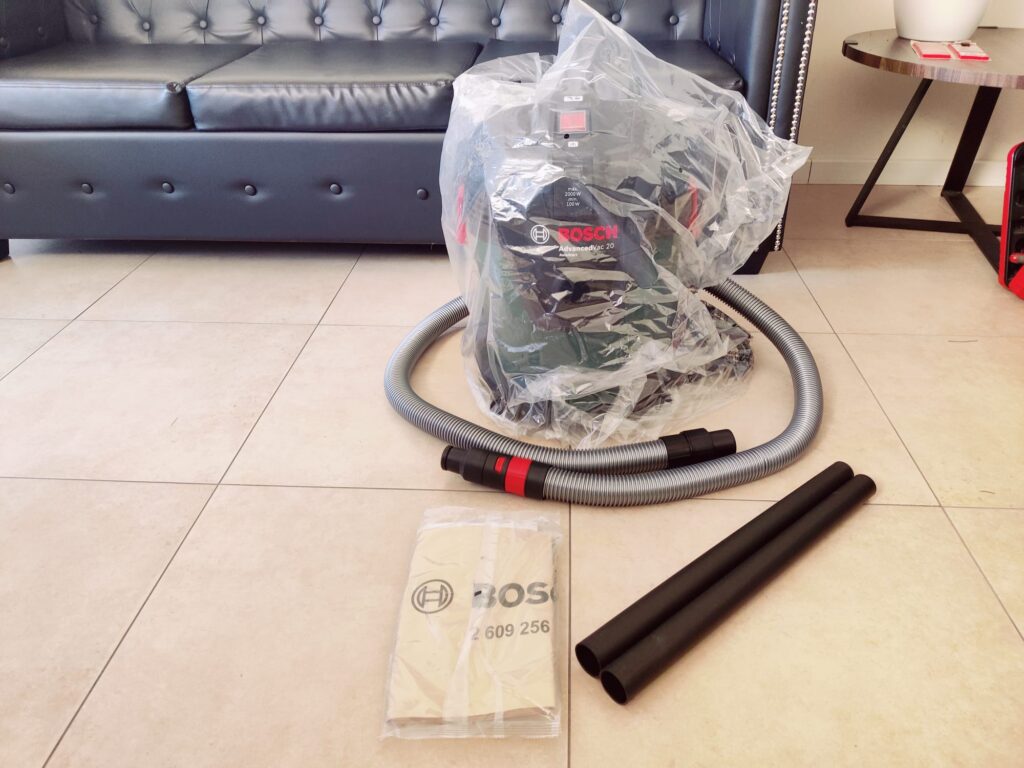 Bosch AdvancedVac 20 Nasssauger in Plastikfolie