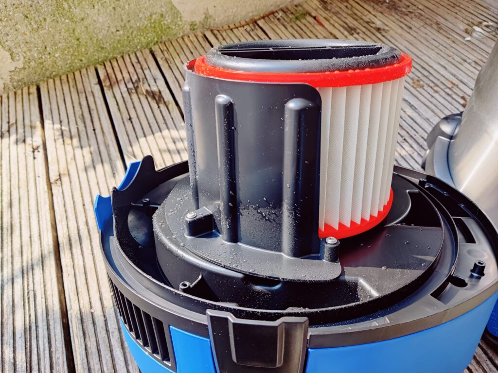 Nilfisk Multi II Nasssauger Filter nach Betrieb