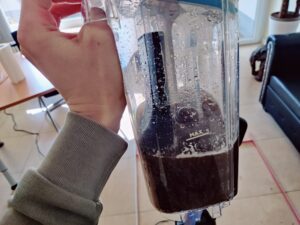 Bissell CrossWave HF2 Nasssauger Schmutzwasserbehälter nach Test
