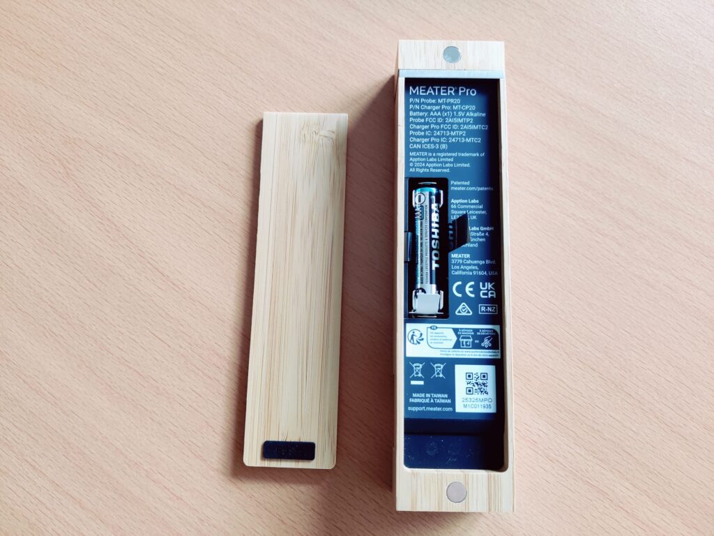 Meater Pro Grillthermometer Ladestation Batteriefach
