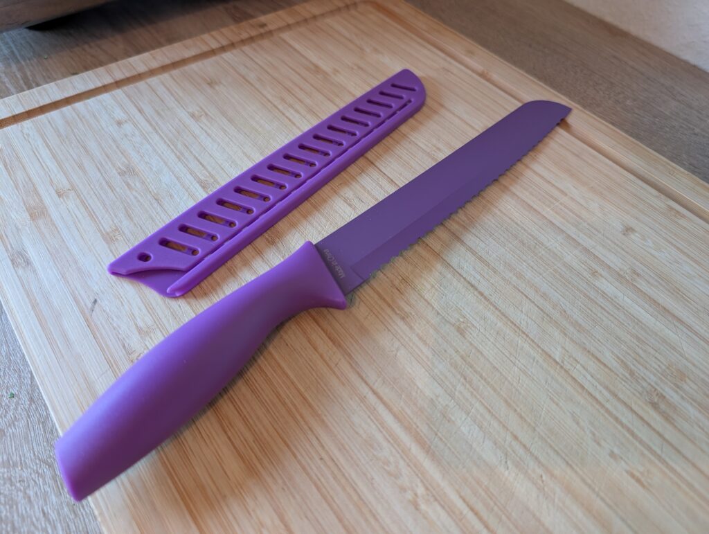 Amazon Basics Messerset Brotmesser und Klingenschutz