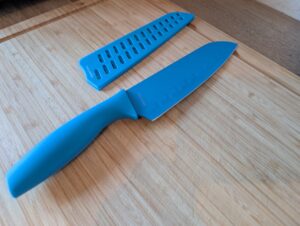 Amazon Basics Messerset Santokumesser und Klingenschutz