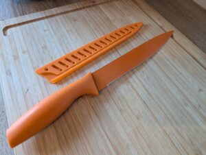 Amazon Basics Messerset Tranchiermesser und Klingenschutz