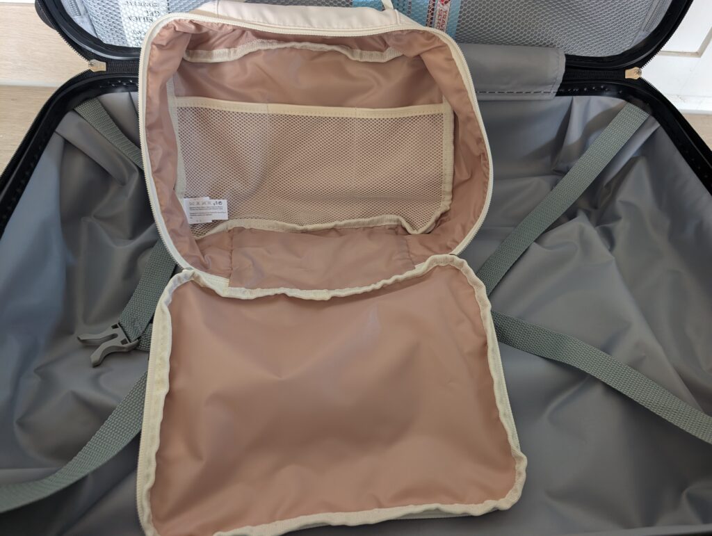 Coolife-Koffer Unterwäsche Tasche geöffnet