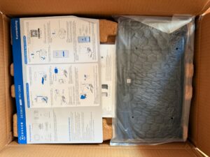 ECOVACS DEEBOT T90 PRO Omni Staubsauger-Roboter Verpackung geöffnet