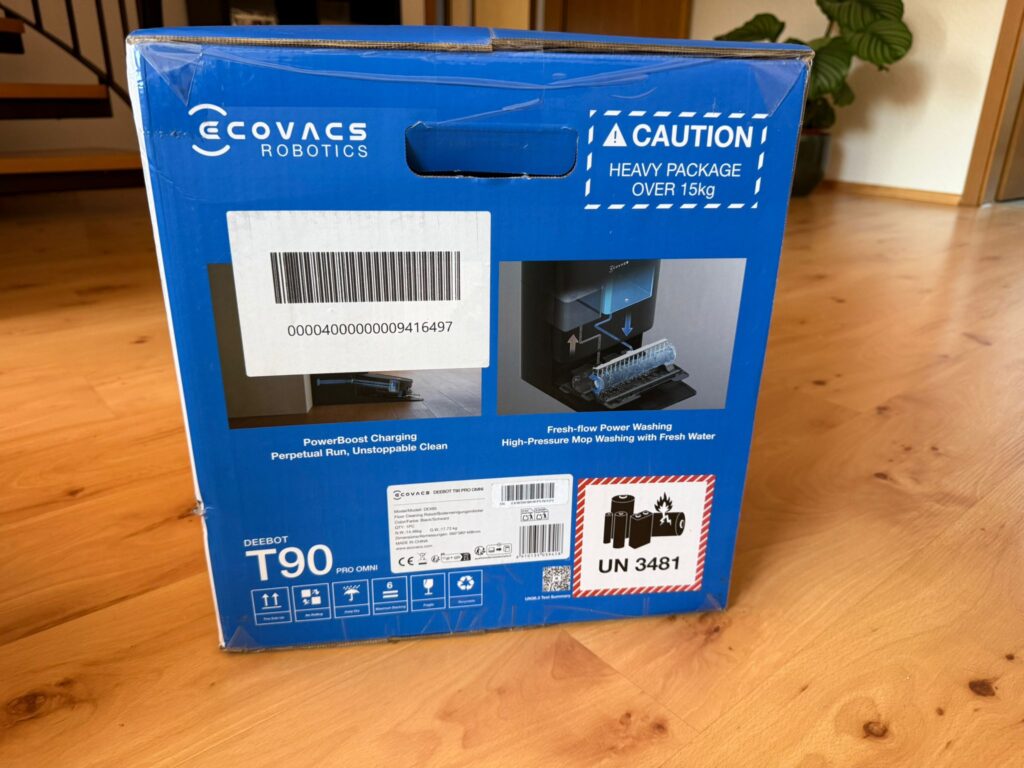 ECOVACS DEEBOT T90 PRO Omni Staubsauger-Roboter Verpackung von links