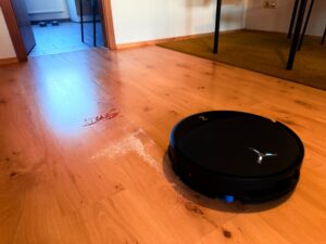 ECOVACS DEEBOT T90 PRO Omni Staubsauger-Roboter im Einsatz (10)