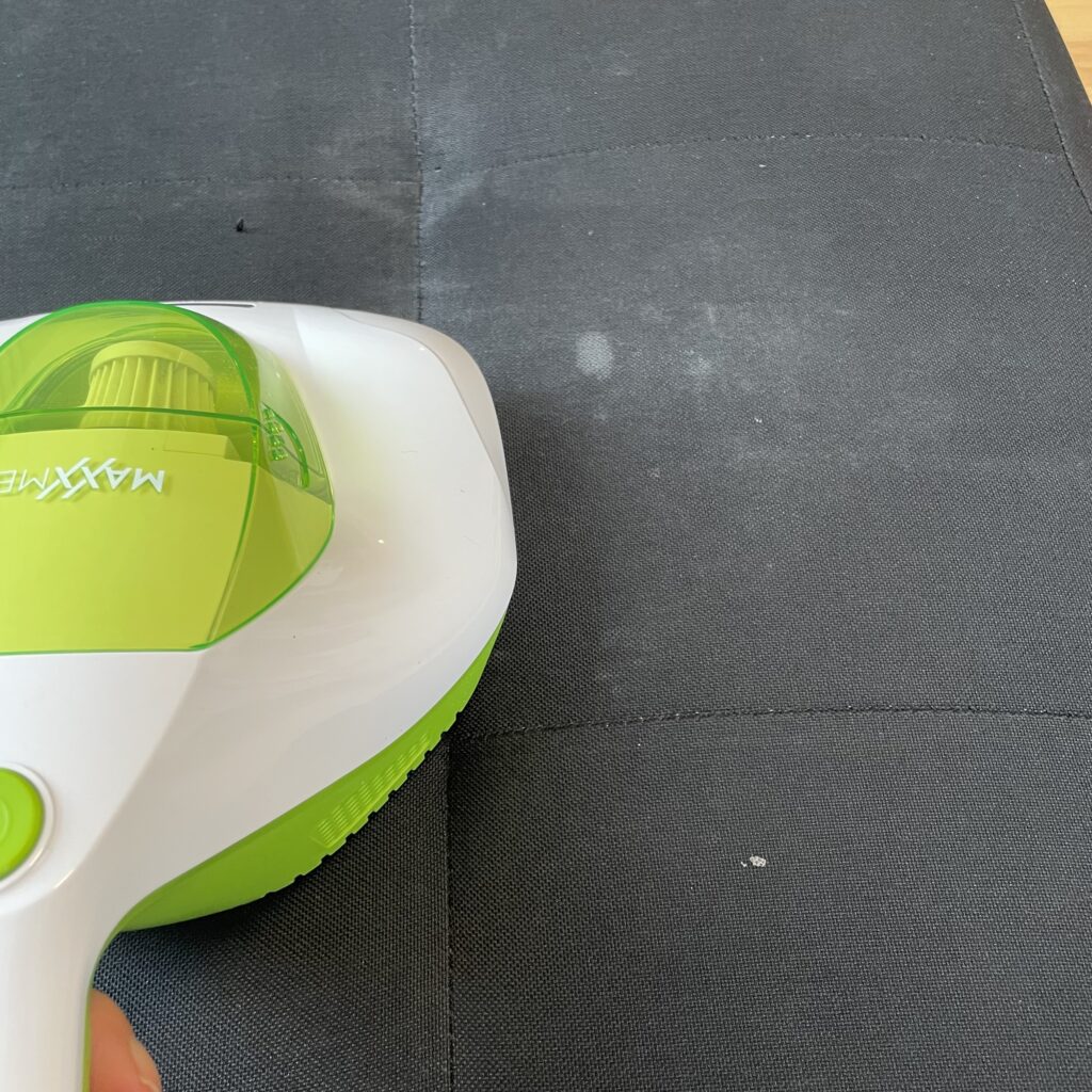MAXXMEE Milbensauger in Aktion