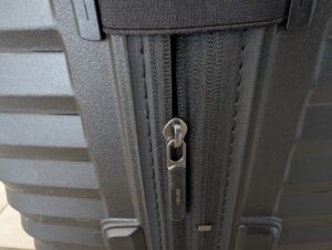 Samsonite Intuo Spinner L Koffer Zipper Dehnfalte geschlossen