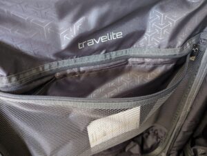 Travelite Basic Koffer Netzfach im Deckel geöffnet