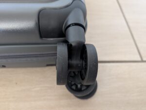 Travelite Basic Koffer Rollen Detail