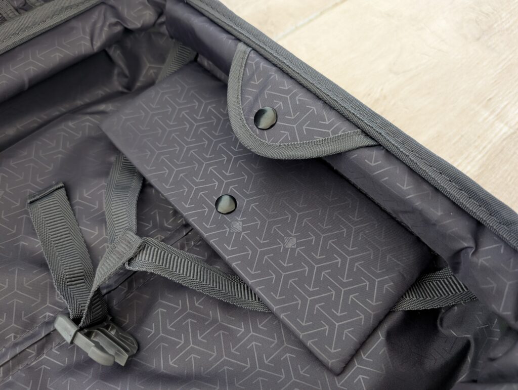 Travelite Basic Koffer Seitenverstärkung