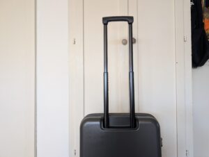 Travelite Basic Koffer Teleskopgriff ausgezogen ganz