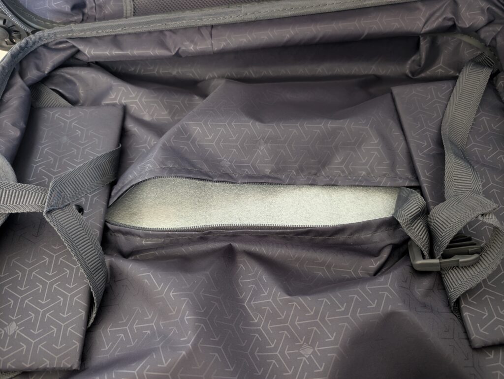 Travelite Basic Koffer Wartungszugang