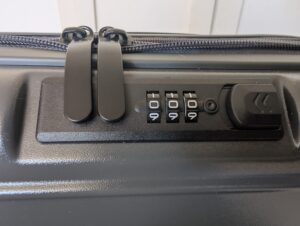 Travelite Basic Koffer Zahlenschloss mit Zipper