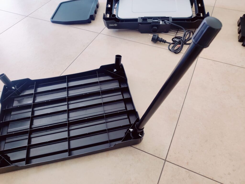 TZS First Austria FA-5350-3 Elektrogrill Montage Standfüße