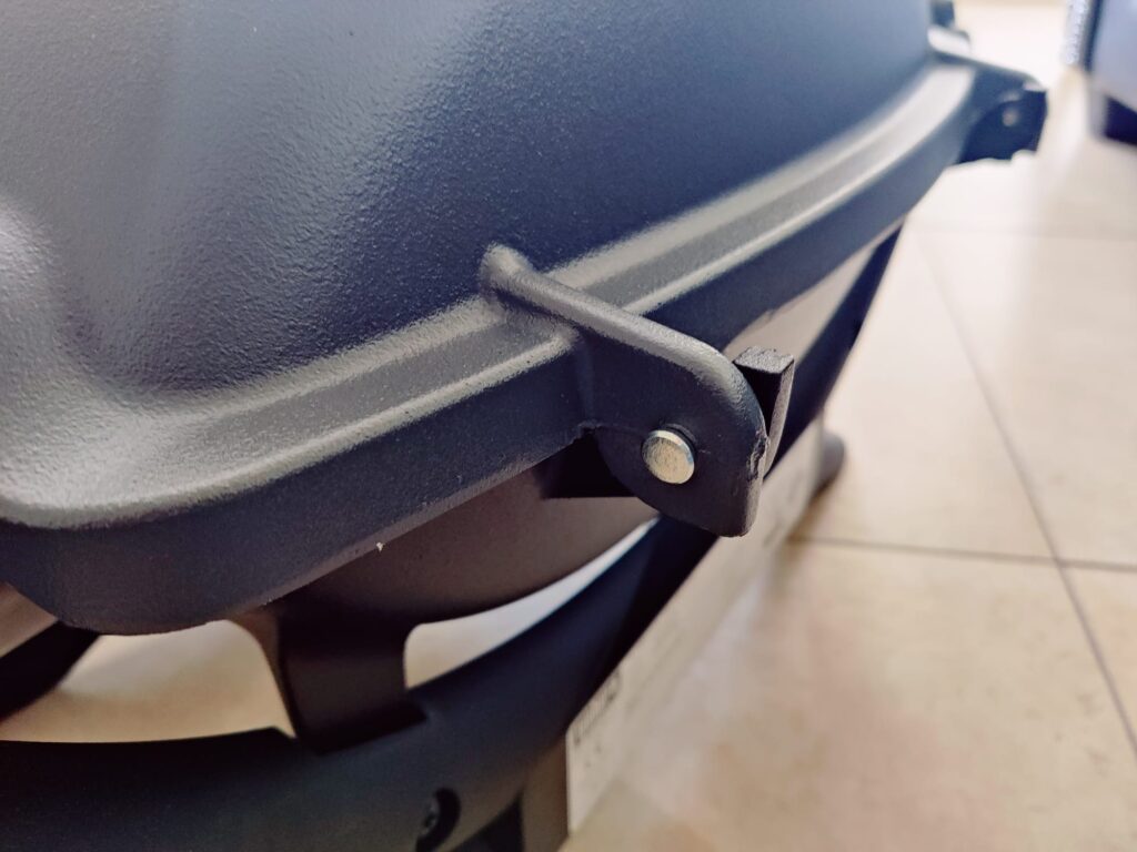 Weber Q 1400 Elektrogrill Deckelmontage