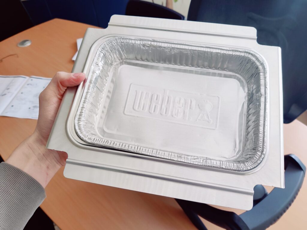 Weber Q 1400 Elektrogrill Fettschale in Auffangschale