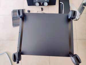 Enders eCRAVE 2 Elektrogrill mit vier Laufrollen