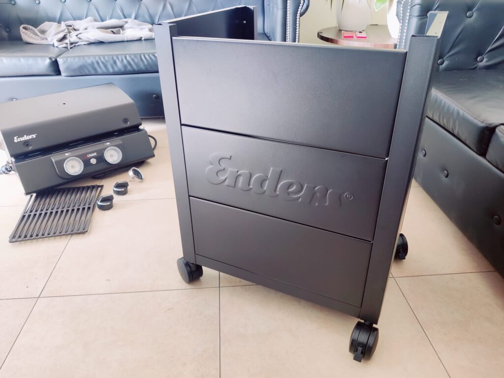Enders eCRAVE 2 Elektrogrill Vorderseite Montage