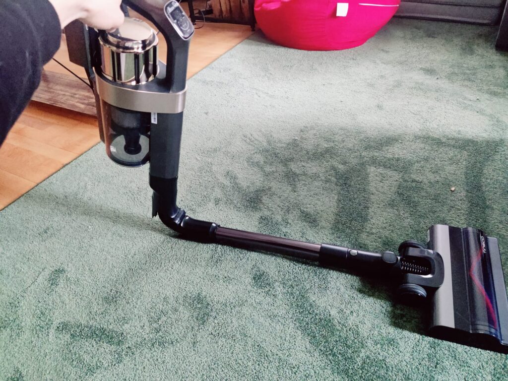 Tineco Pure ONE A90S Akku-Staubsauger abgeknickt