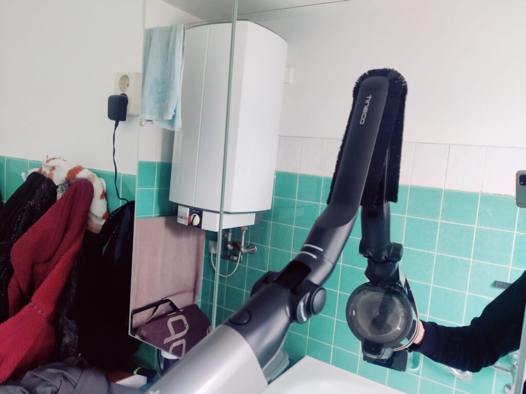Tineco Pure ONE A90S Akku-Staubsauger Test auf Spiegeln