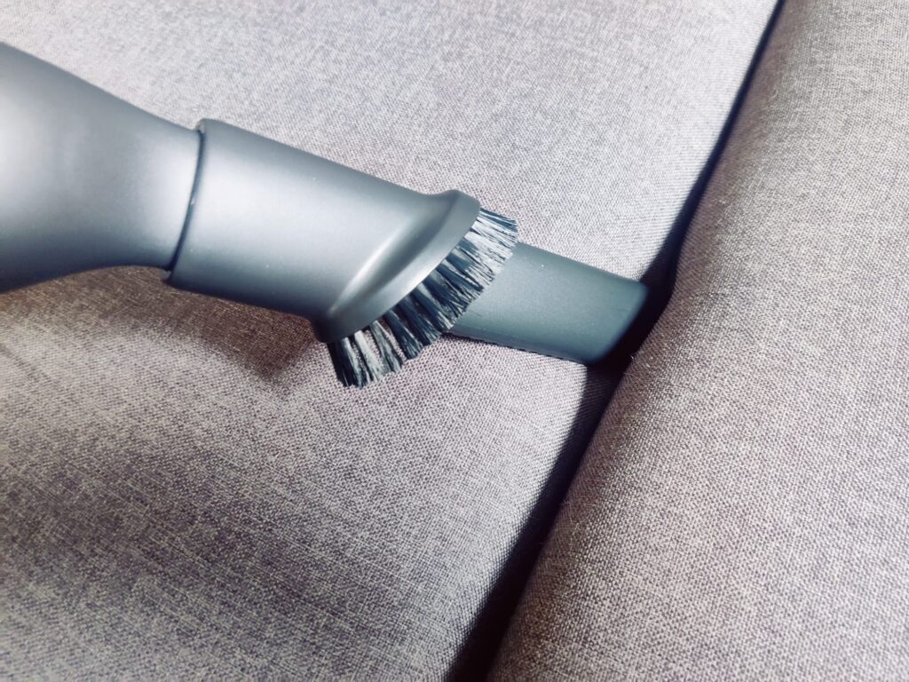 Tineco Pure ONE A90S Akku-Staubsauger Reinigung in Ritzen