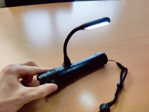 BEYSTE A15 Taschenlampe USB-Lampe im Betrieb