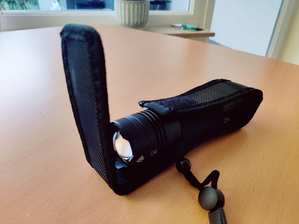BEYSTE A15 Taschenlampe Gürtelschlaufe