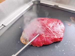 RÖSLE 25086 Grillthermometer Einstichstelle im Test