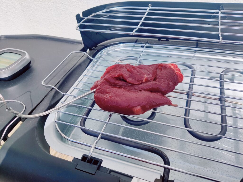 WMF 0608916030 Grillthermometer Einstichstelle im Steak