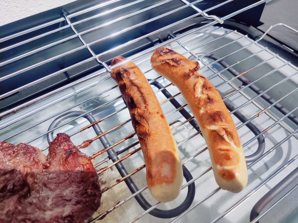 TZS First Austria FA-5350-3 Elektrogrill Grillergebnis Würstchen