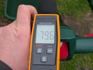 Bosch UniversalRotak 34-405 Elektro-Rasenmäher Lautstärke