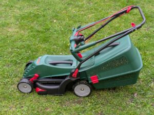 Bosch UniversalRotak 34-405 Elektro-Rasenmäher zusammengeklappt