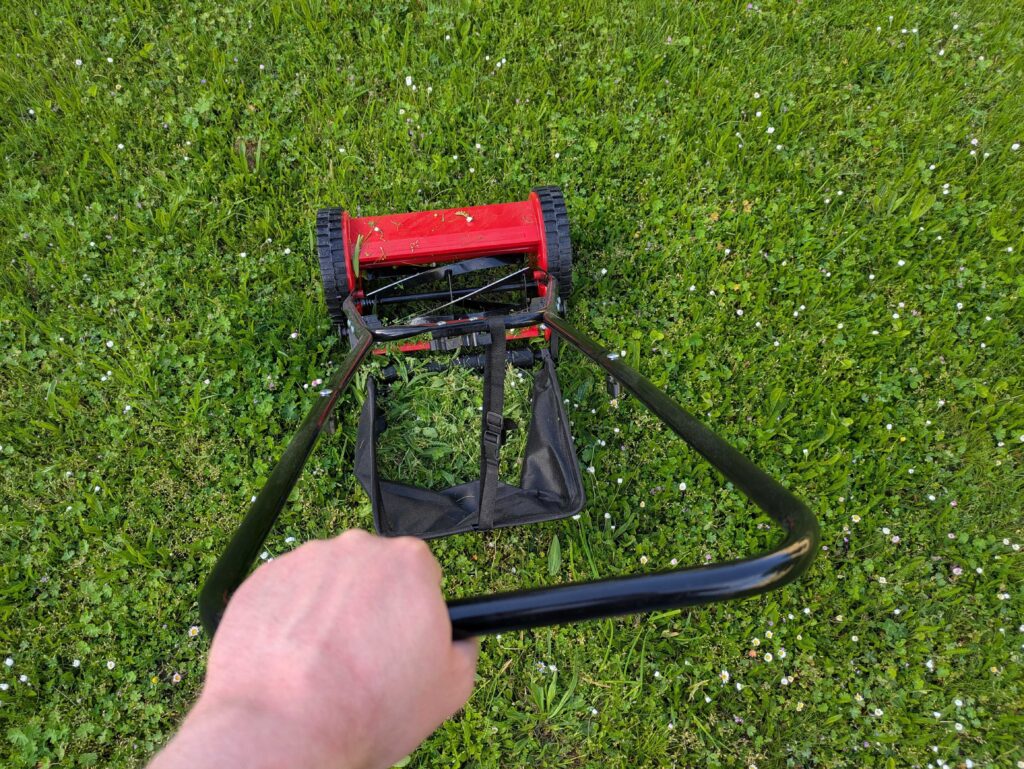 COSTWAY Spindelmäher mit Gras