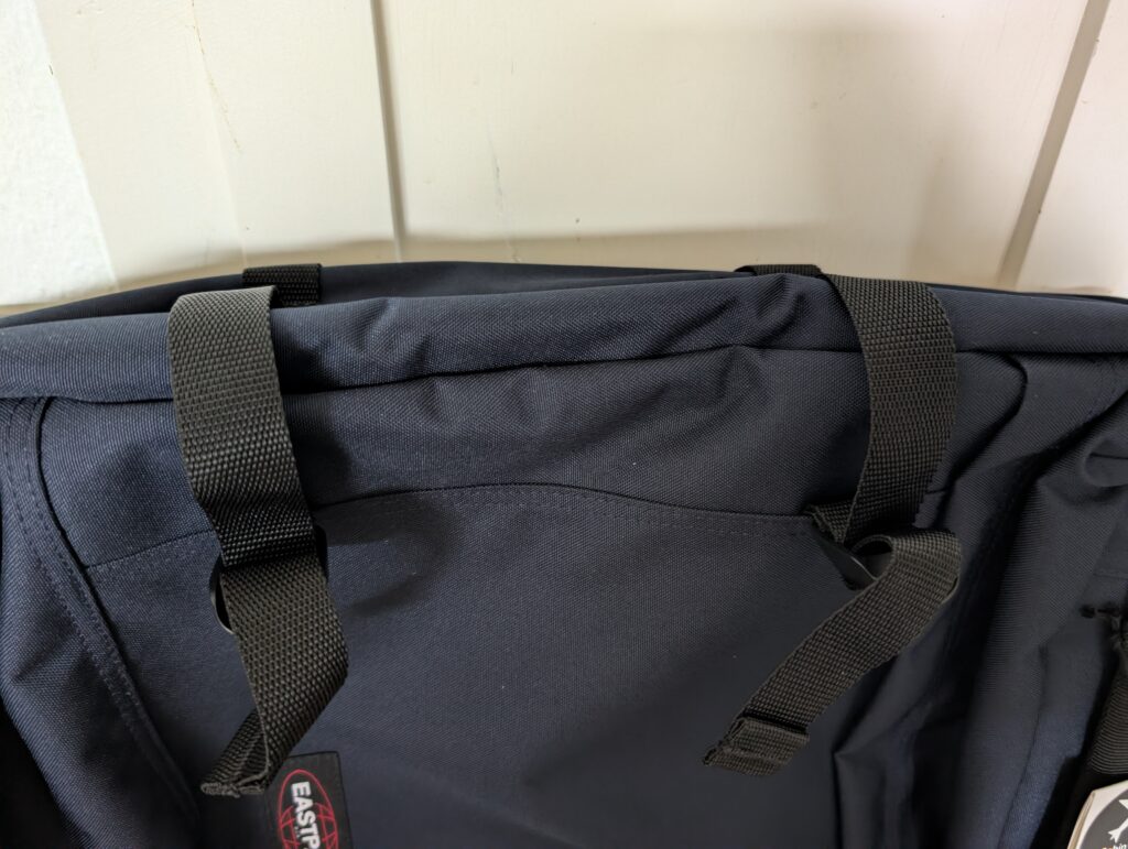 EASTPAK TRANVERZ S Koffer Kompressionsgurte