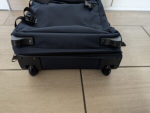 EASTPAK TRANVERZ S Koffer Rollen und Standfüße